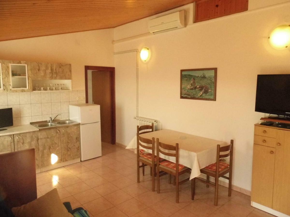Ema Apartment *