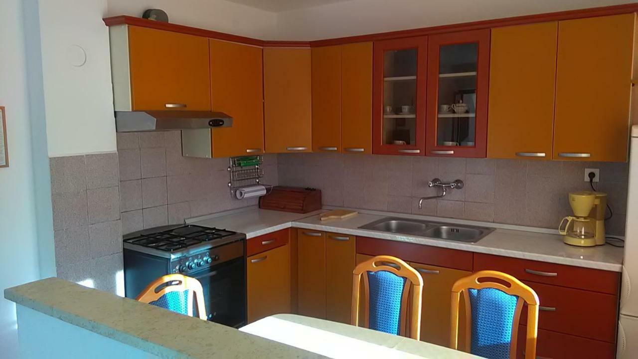 Ema Apartment *